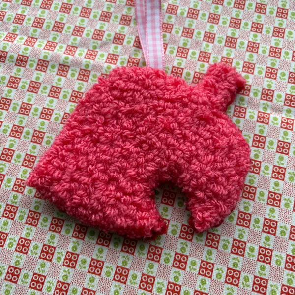 Leaf Icon - D.Pink - handmade punch needle textile art by Courteney Textiles